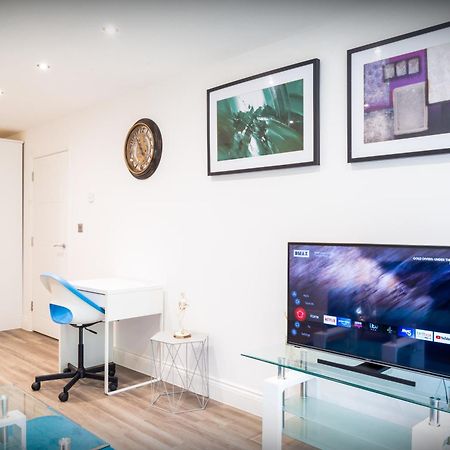 The 'Pinky' - Beautiful 1 Bed Apartment In Hatfield - Free Parking - Near Uni & Business Park - Big Savings On Long Stays Exterior foto